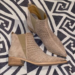 Marc Fisher tan ankle boots